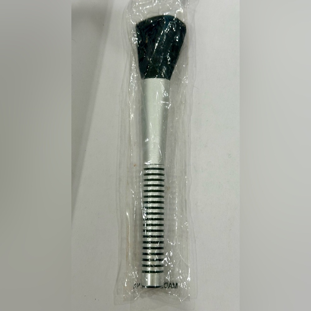 Makeup brush